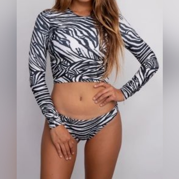 SKATIE Venice Beach Bikini 🦓 Zebra Rashguard Crop Top Sold Out - Picture 10 of 10